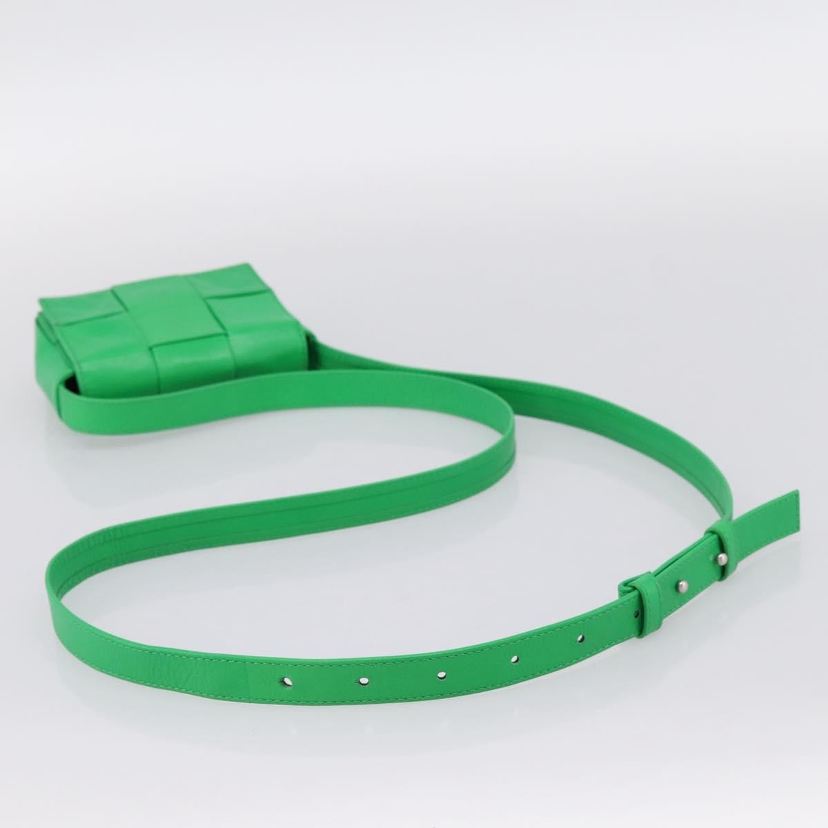 Bottega Veneta Cassette Maxi Intrecciato Leather, Green, Leather, Clutch