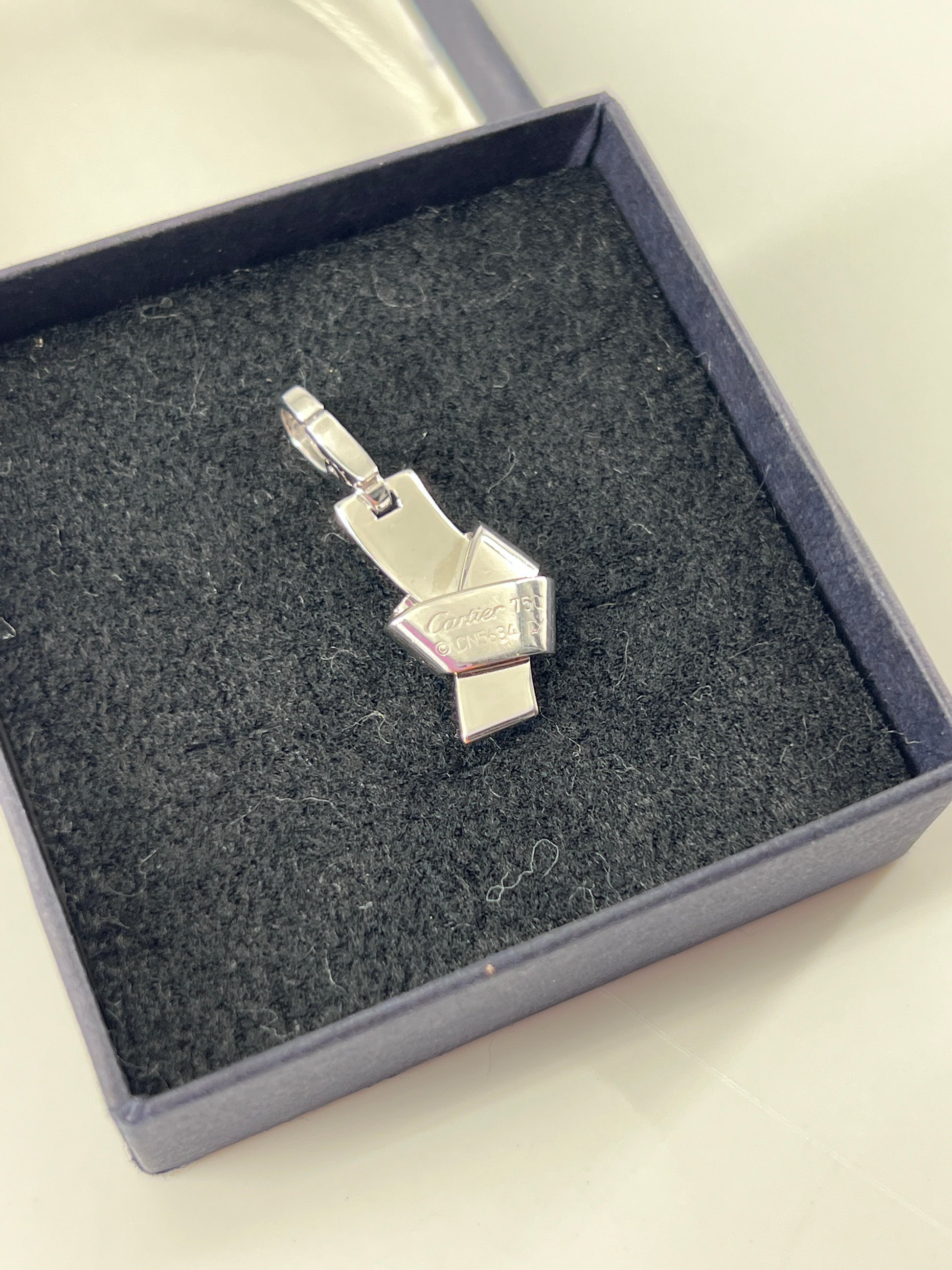 Cartier Knot Pendant Silver, WHITE, SILVER, Pendant & Charms