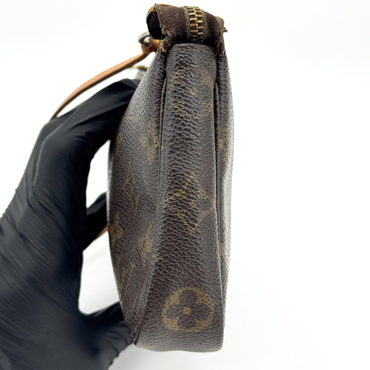 Louis Vuitton Louis Vuitton Monogramme Pochette Monogramme Canvas, Brown, Canvas, Clutch