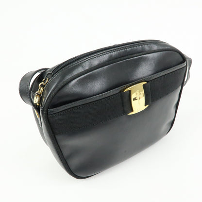 Salvatore Ferragamo Vara Bow Camera Leather, Black, Leather, Shoulder Bag