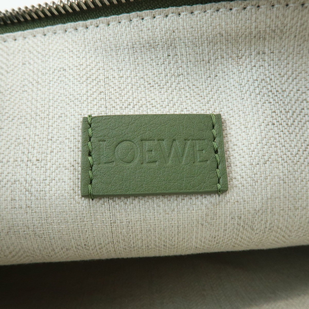 Loewe T Pouch Leather, Green, Leather, Clutch