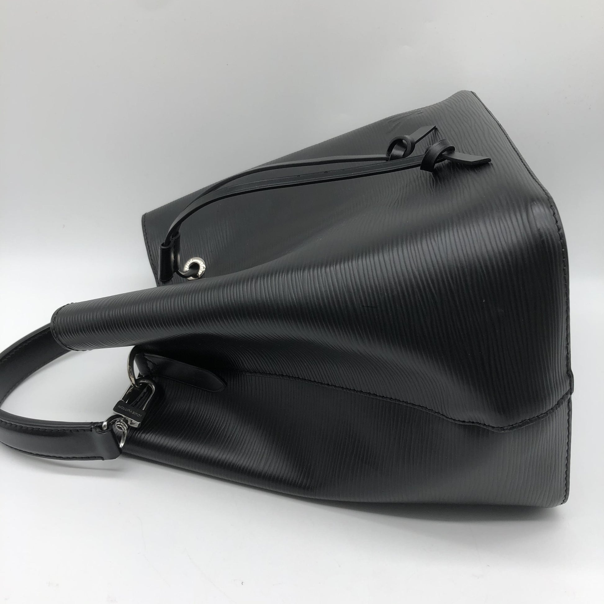 Louis Vuitton NeoNoe Epi Leather, Black, Leather, Handbag