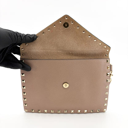Valentino Garavani Rockstud Envelope Wristlet Clutch Leather, Beige, Leather, Clutch