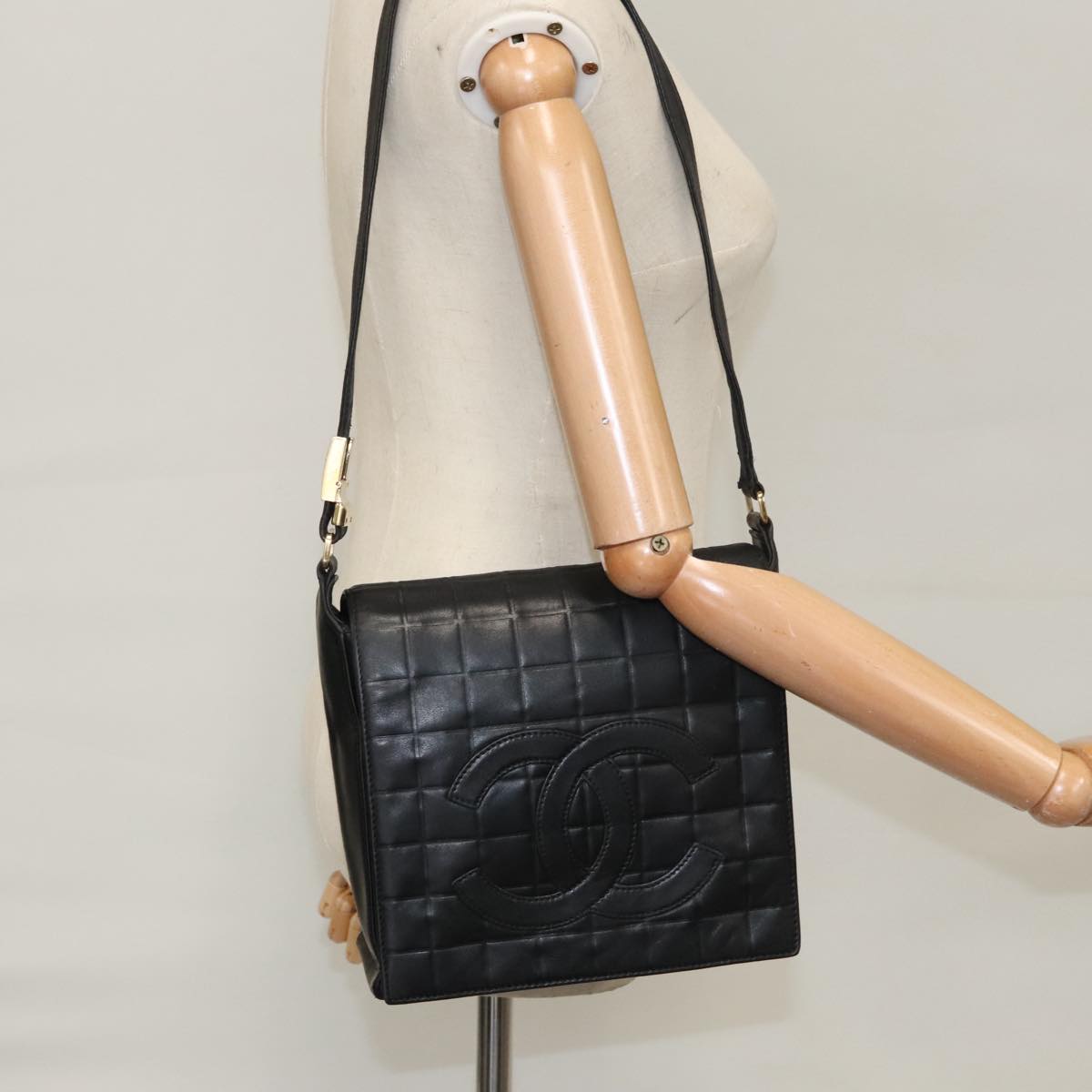 Chanel Chocolate bar, Black, Calfskin, shoulder