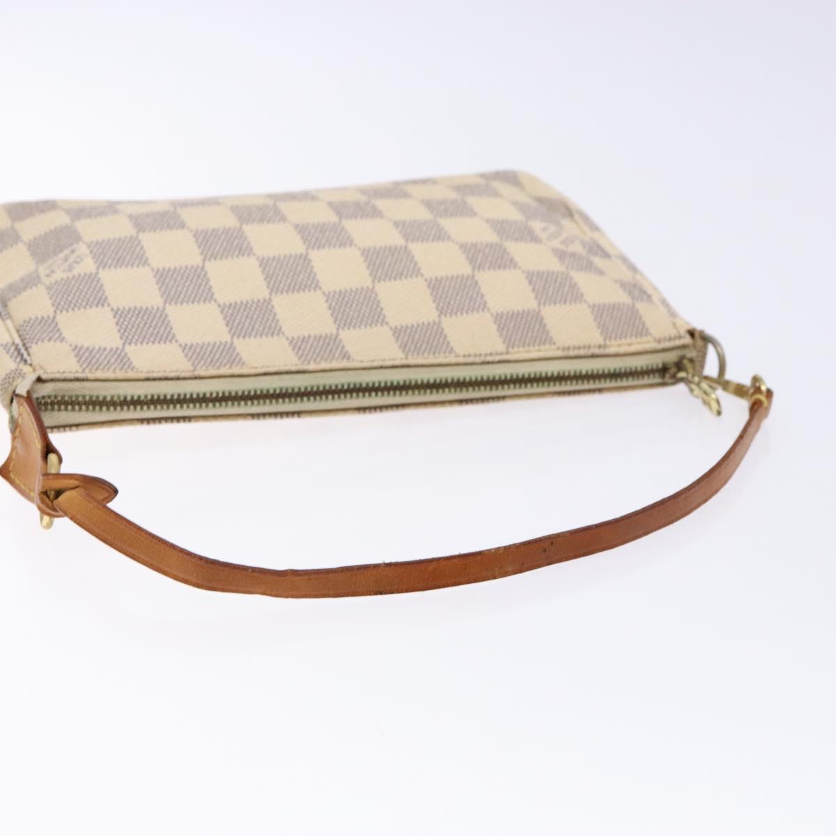 Louis Vuitton Pochette Accessoire, White, Canvas, clutch