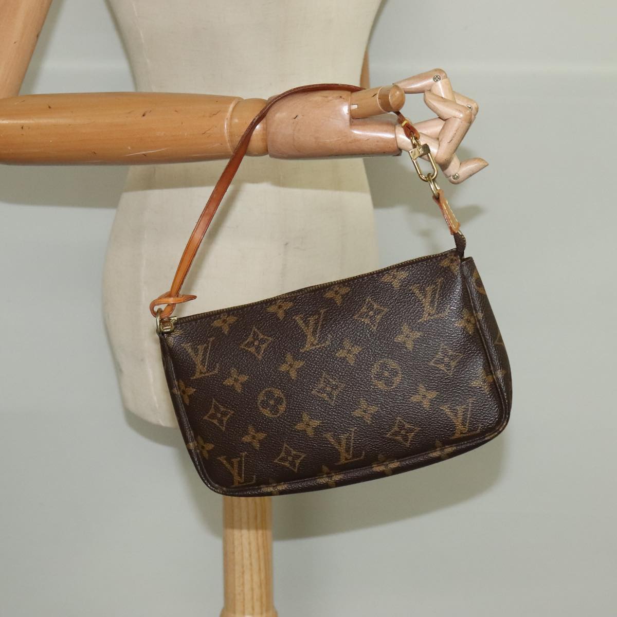 Louis Vuitton Pochette Accessoire, Brown, Canvas, clutch