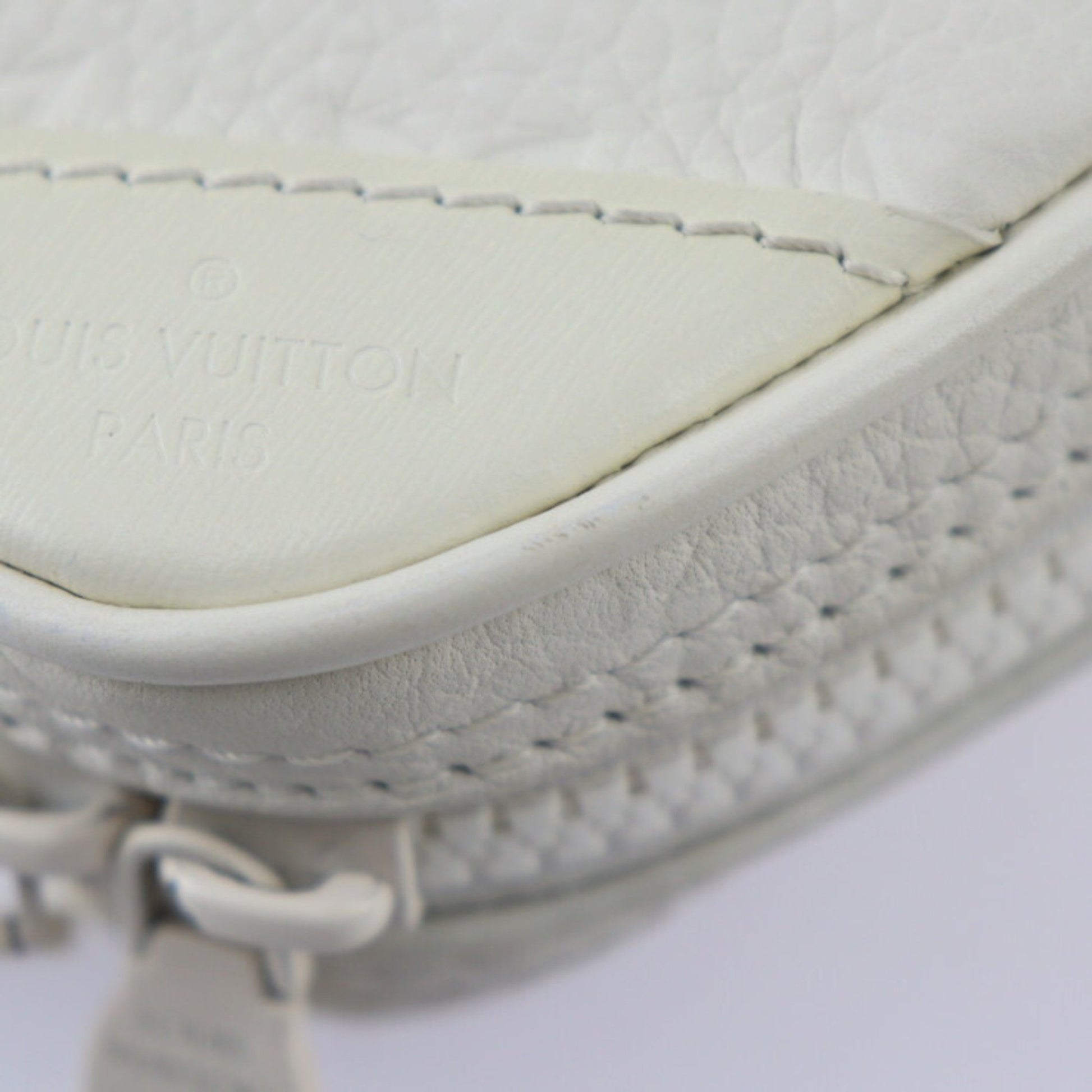 Louis Vuitton Utility, White, Leather, shoulder
