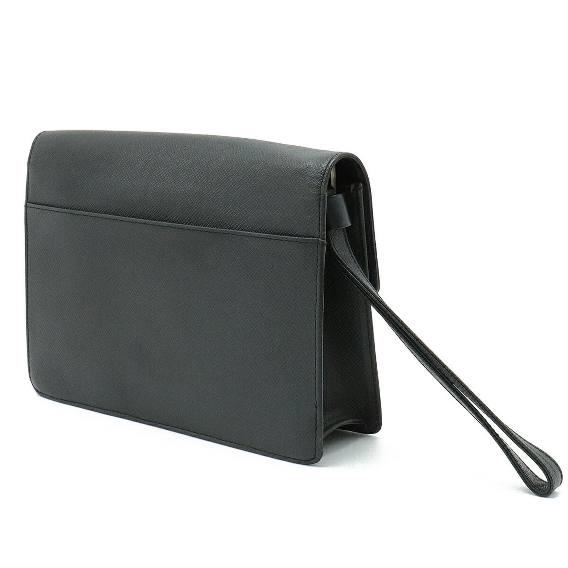 Louis Vuitton Taiga, Black, Leather, clutch