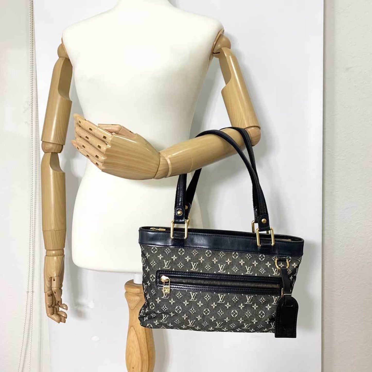 Louis Vuitton Lucile, Black, Canvas, tote