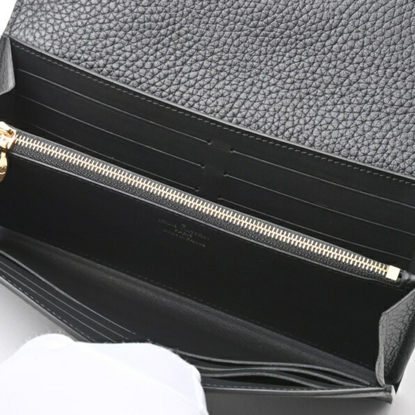 Louis Vuitton Portefeuille capucines, Black, Leather, wallet