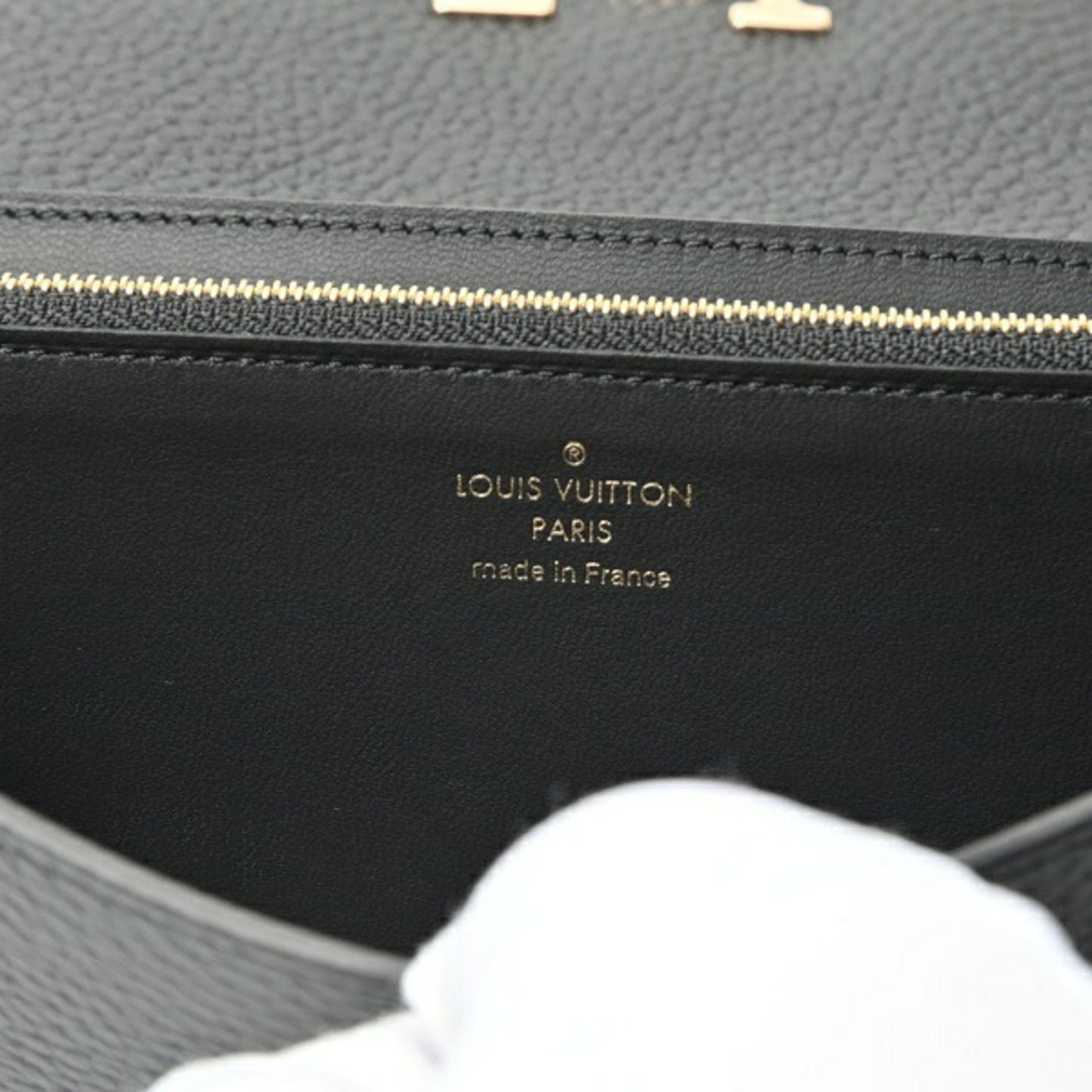 Louis Vuitton Portefeuille capucines, Black, Leather, wallet