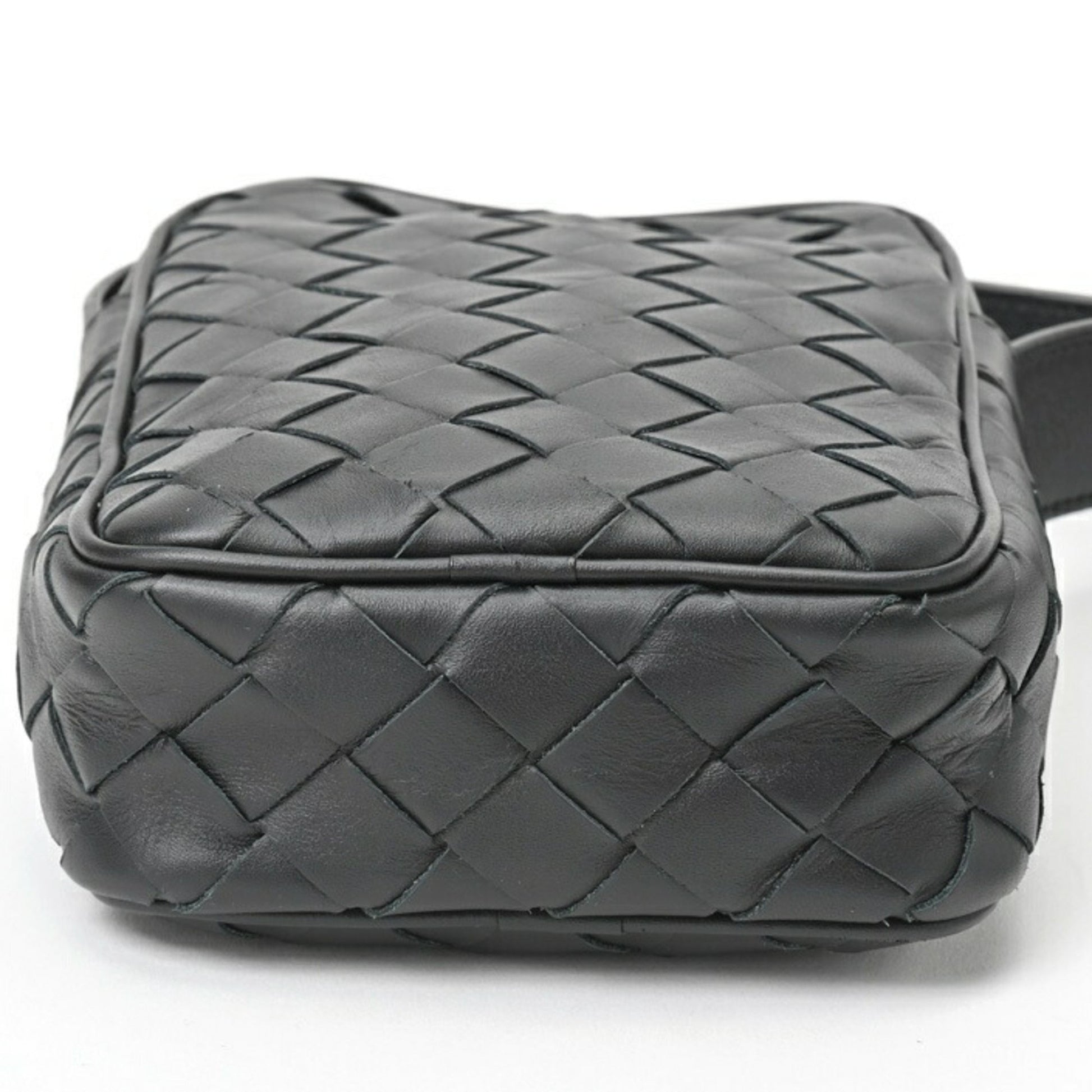 Bottega Veneta Intrecciato, Black, Leather, clutch