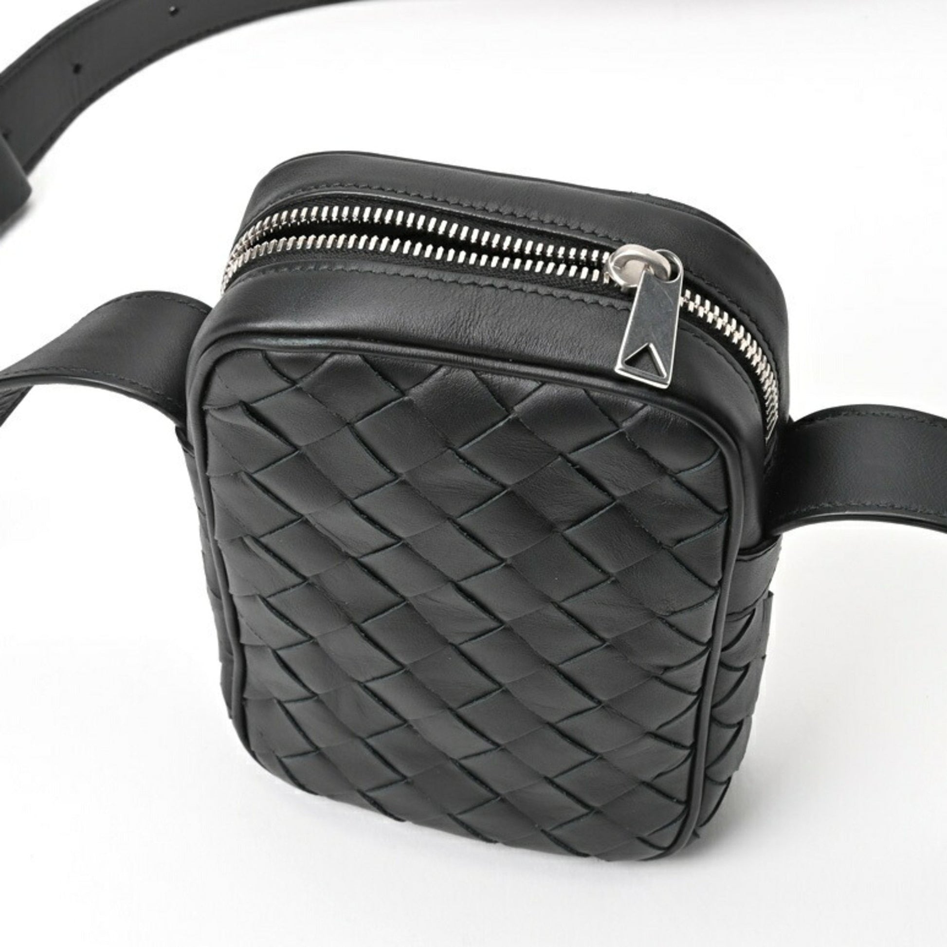 Bottega Veneta Intrecciato, Black, Leather, clutch