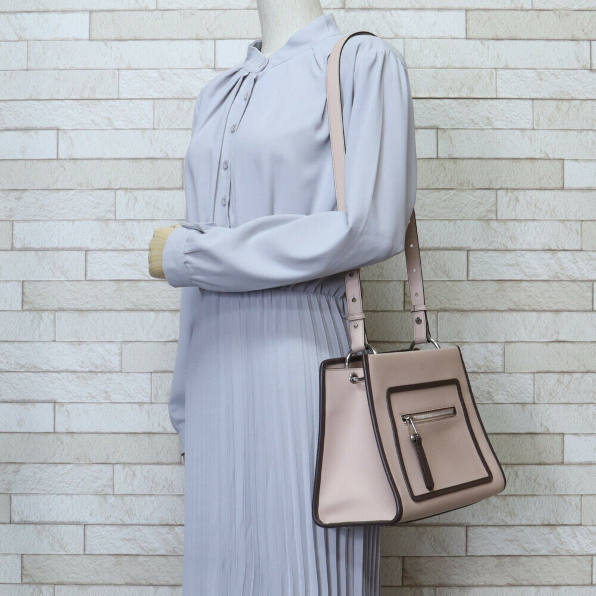 Fendi Runaway, Pink, Leather, shoulder