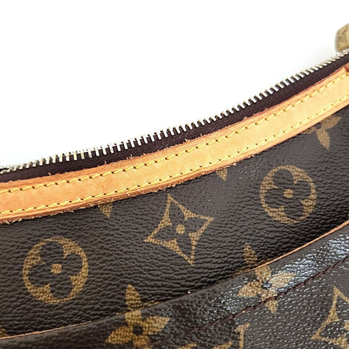 Louis Vuitton Odeon, Brown, Canvas, shoulder