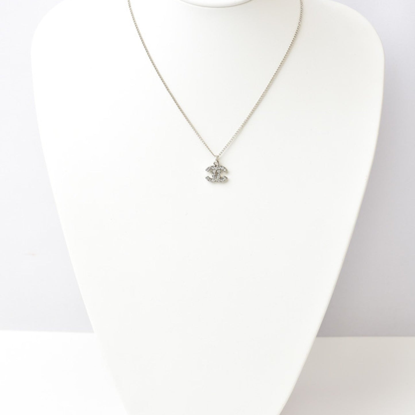 Chanel Coco Mark, White, Metal, necklace