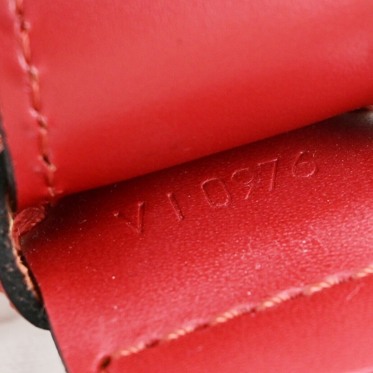 Louis Vuitton Sac d'épaule, Red, Leather, shoulder