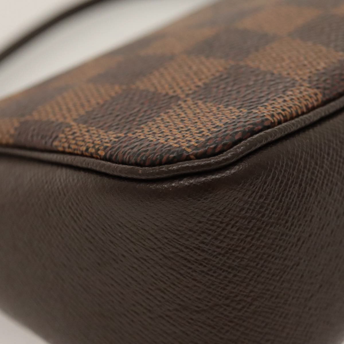Louis Vuitton Truth, Brown, Canvas, clutch