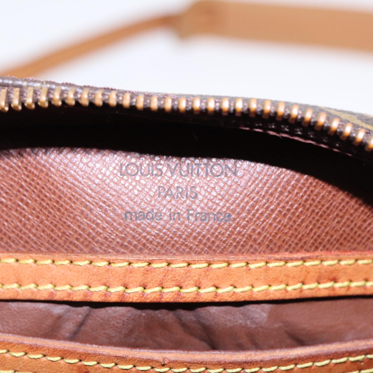 Louis Vuitton Besace, Brown, Canvas, shoulder