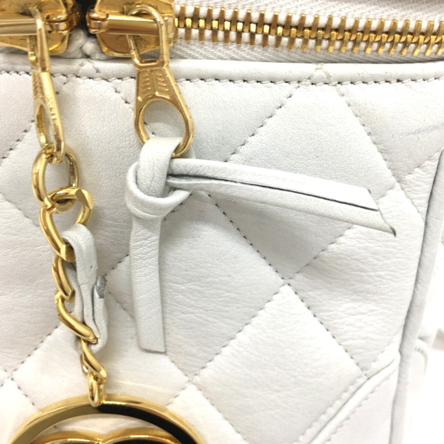 Chanel Vanity vertical, White, Leather, shoulder