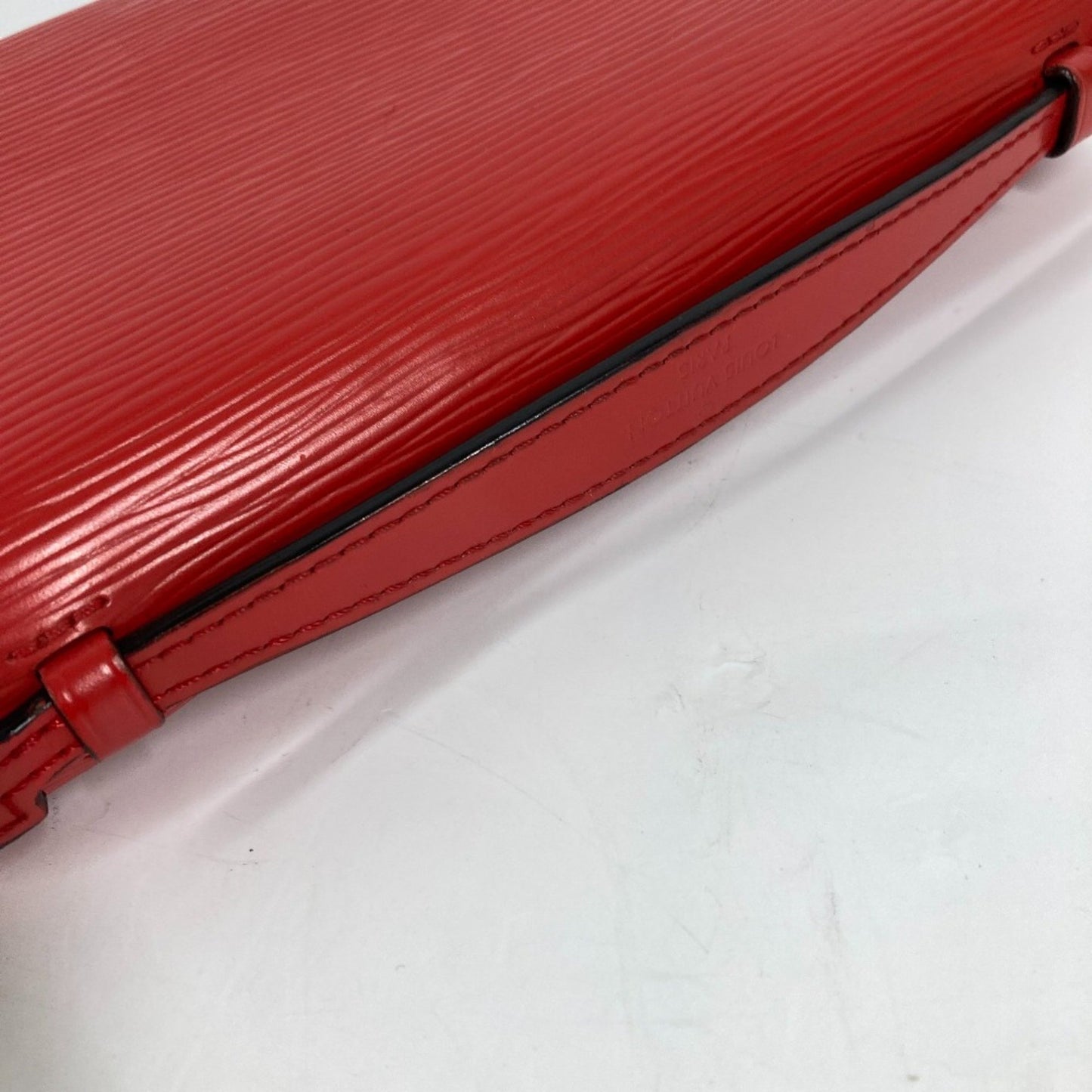 Louis Vuitton Cléry, Red, Leather, shoulder