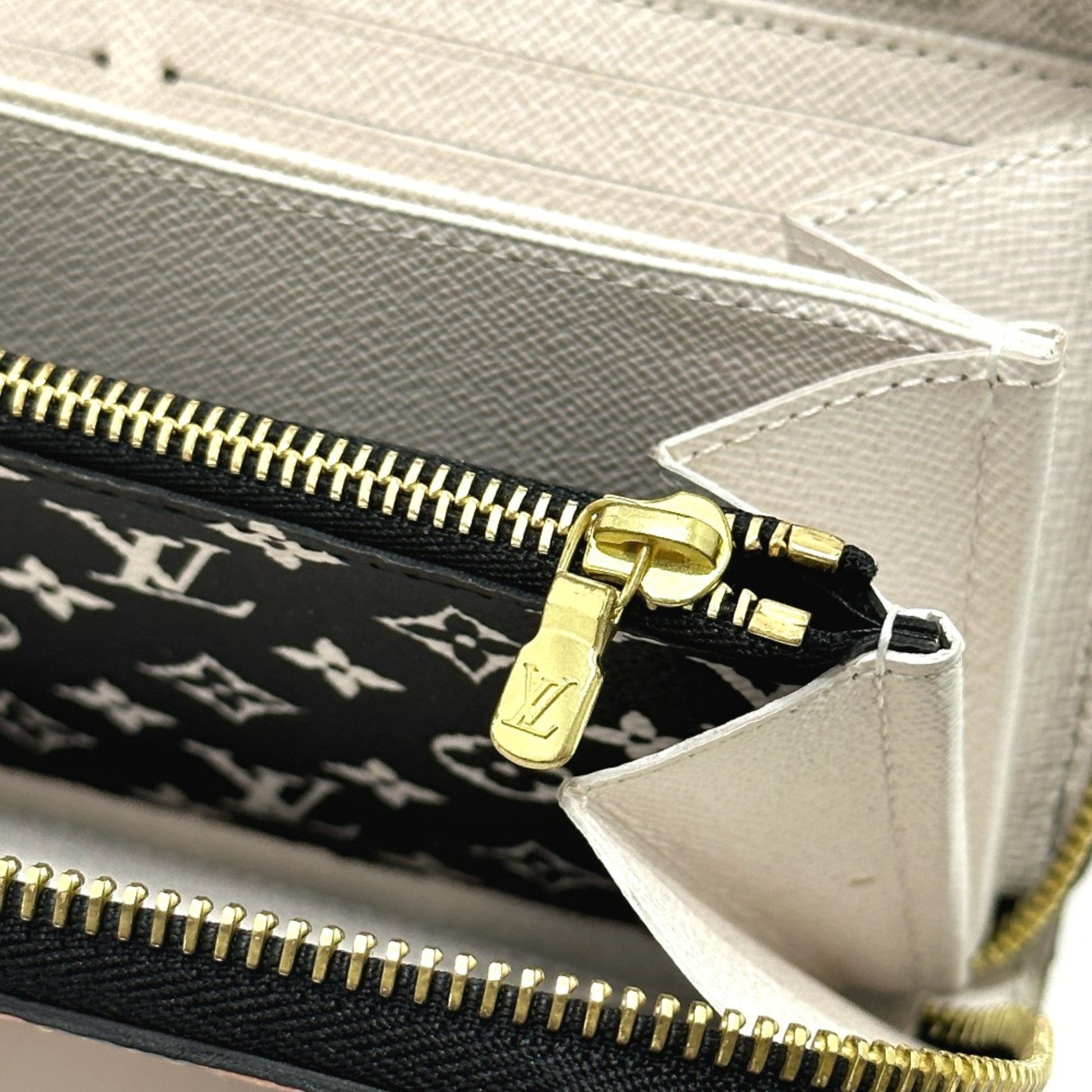 Louis Vuitton Zippy wallet, Brown, Canvas, wallet