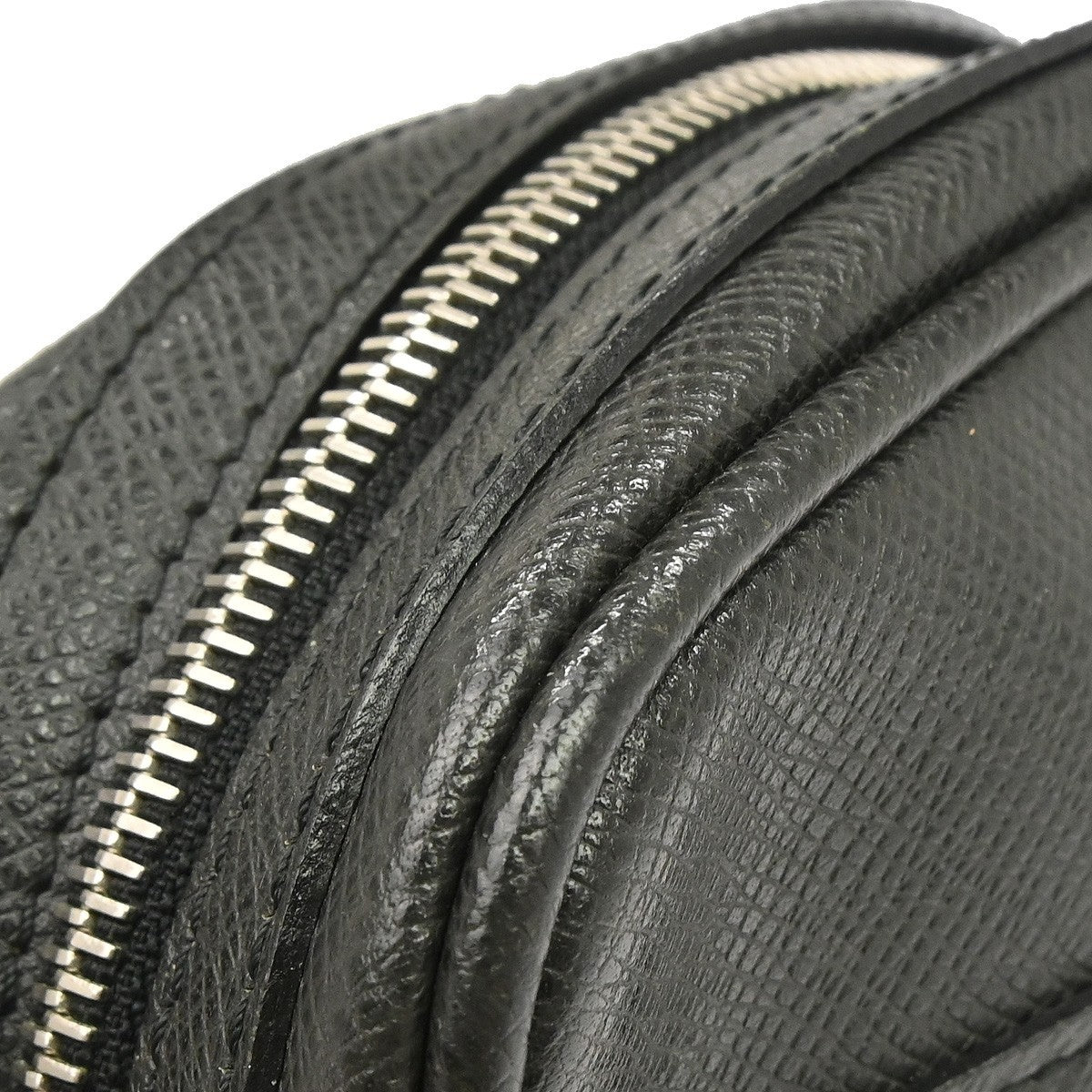 Louis Vuitton Dimitri Messenger Taiga Leather, Black, Leather, Shoulder Bag