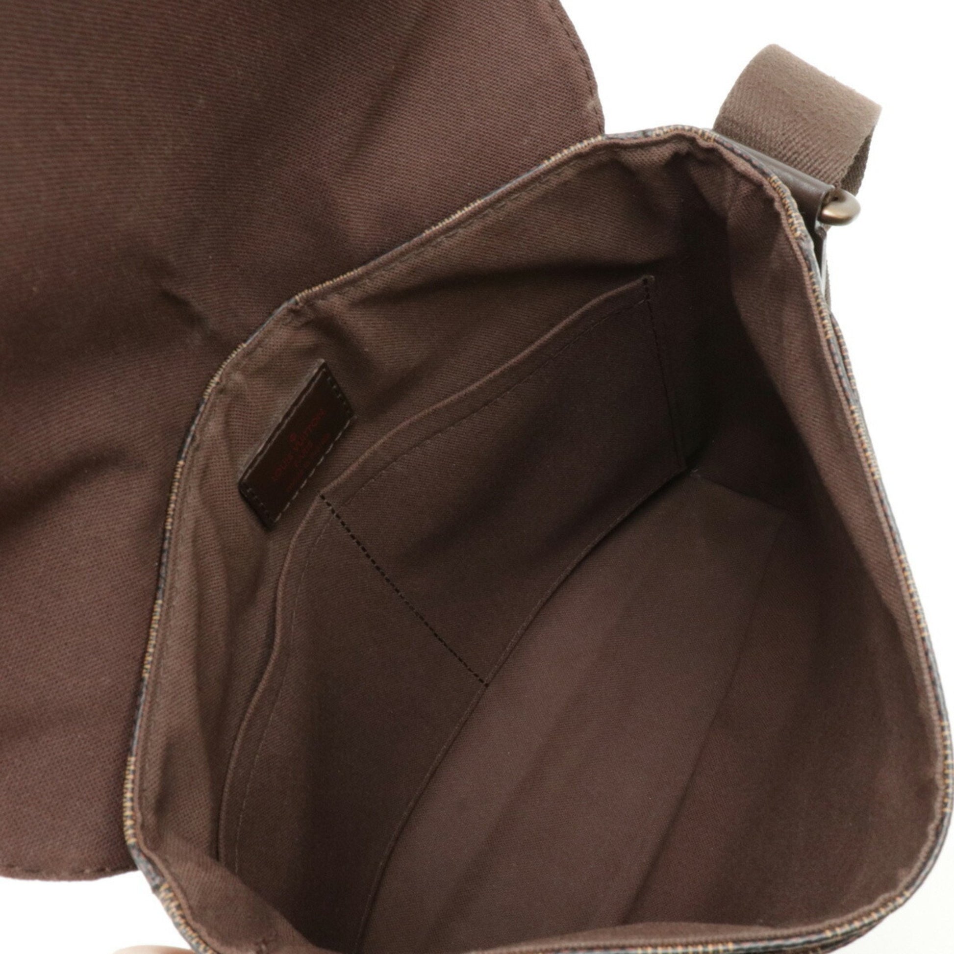 Louis Vuitton District, Brown, Canvas, shoulder