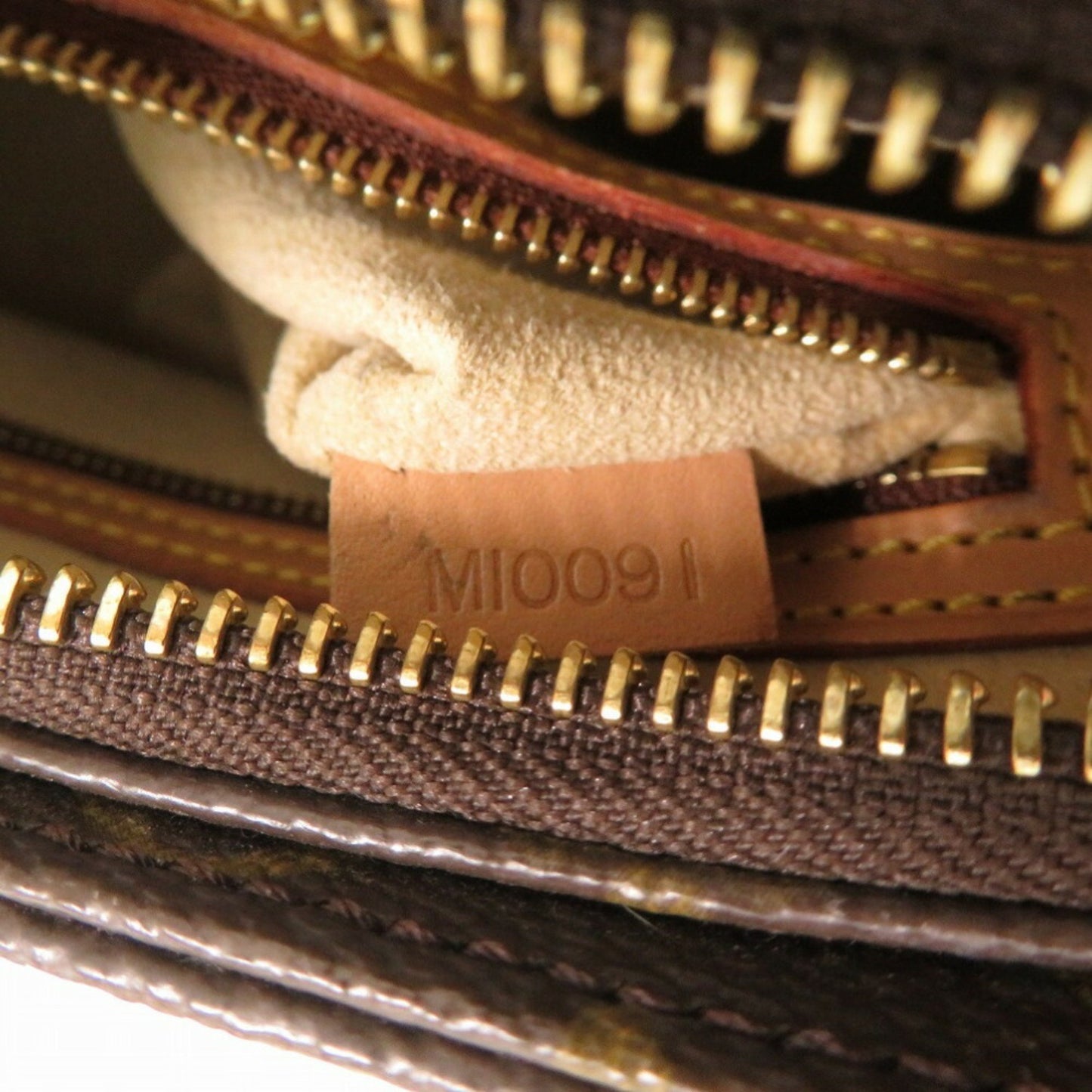 Louis Vuitton Looping MM, Brown, Canvas, shoulder