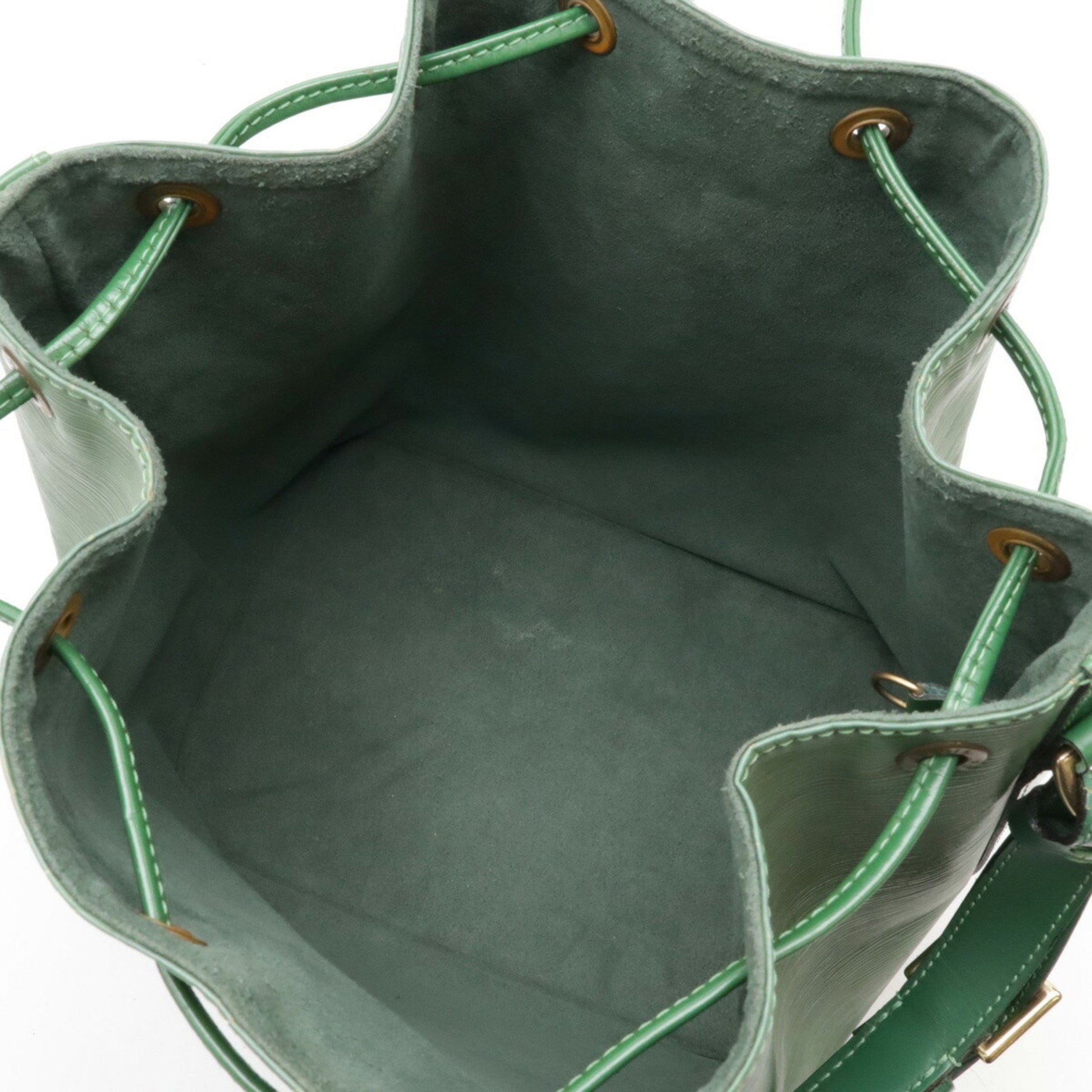 Louis Vuitton Petit Noé, Green, Leather, shoulder