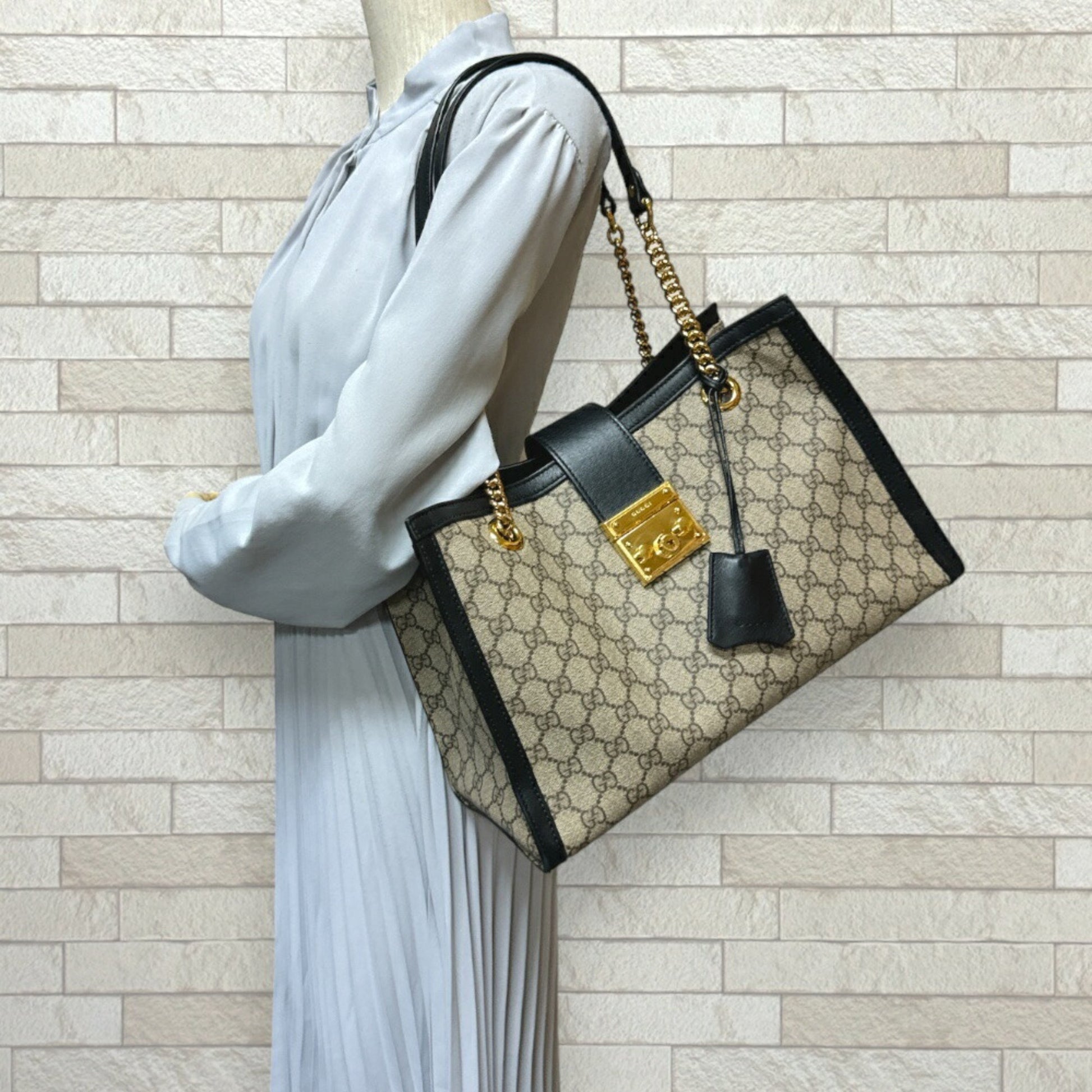 Gucci Padlock, Beige, Canvas, shoulder