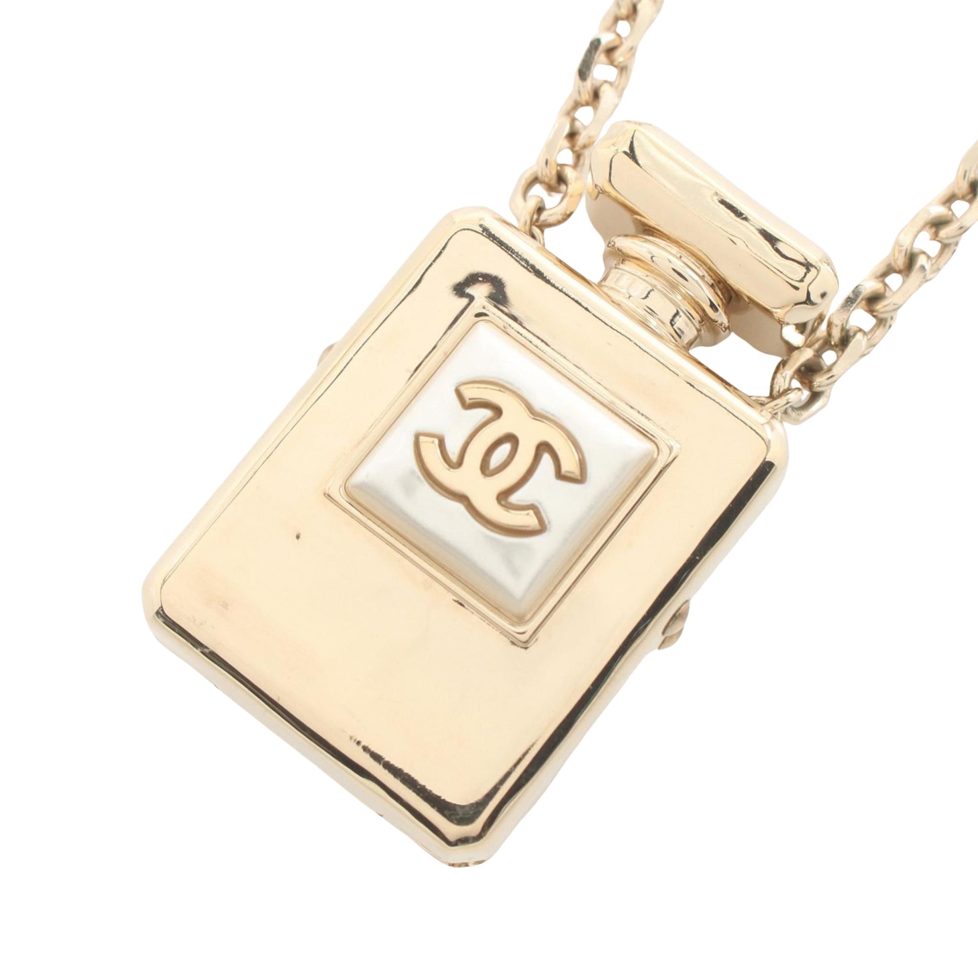 Chanel Numero 5, Gold, Gold Plated, necklace