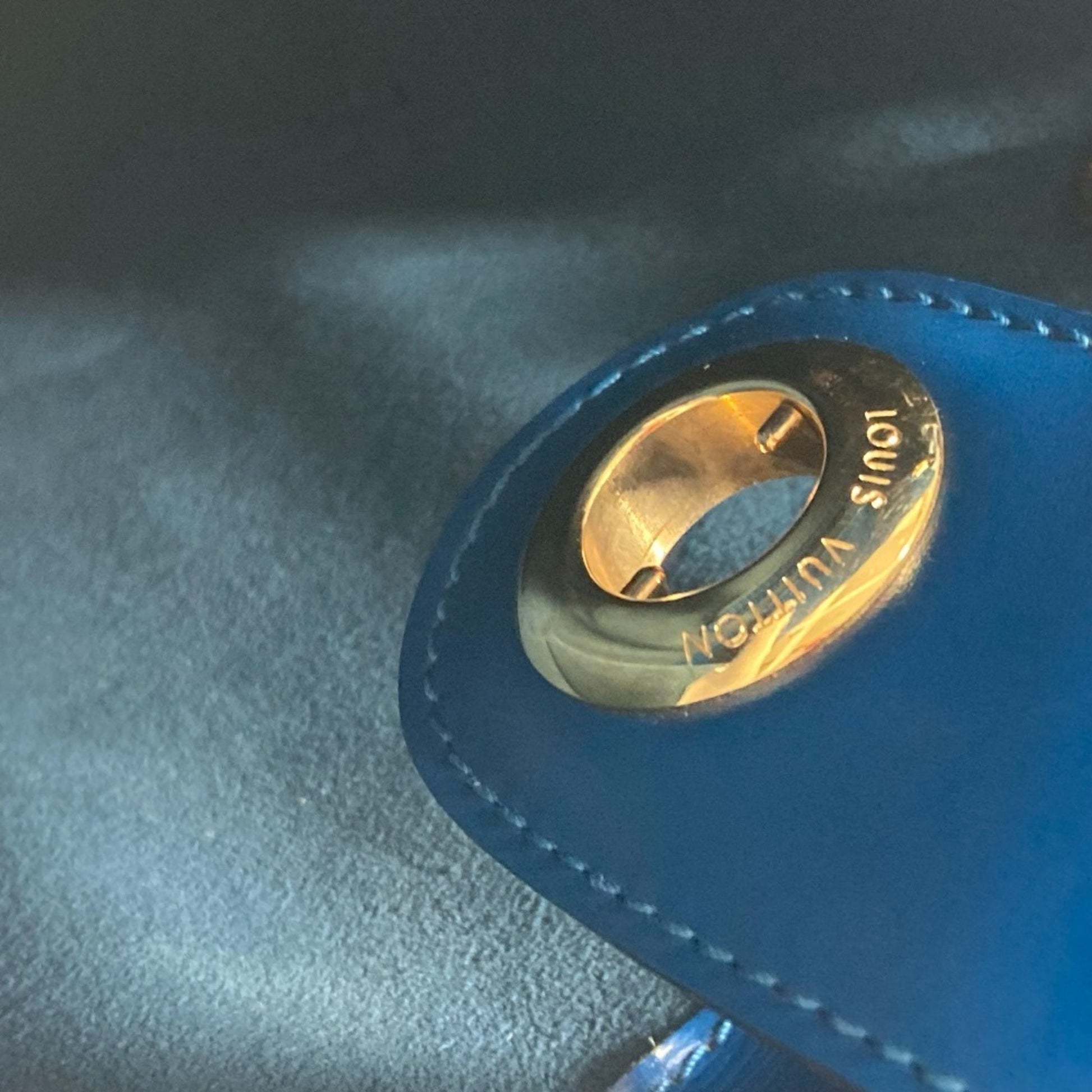 Louis Vuitton Cluny, Blue, Leather, shoulder