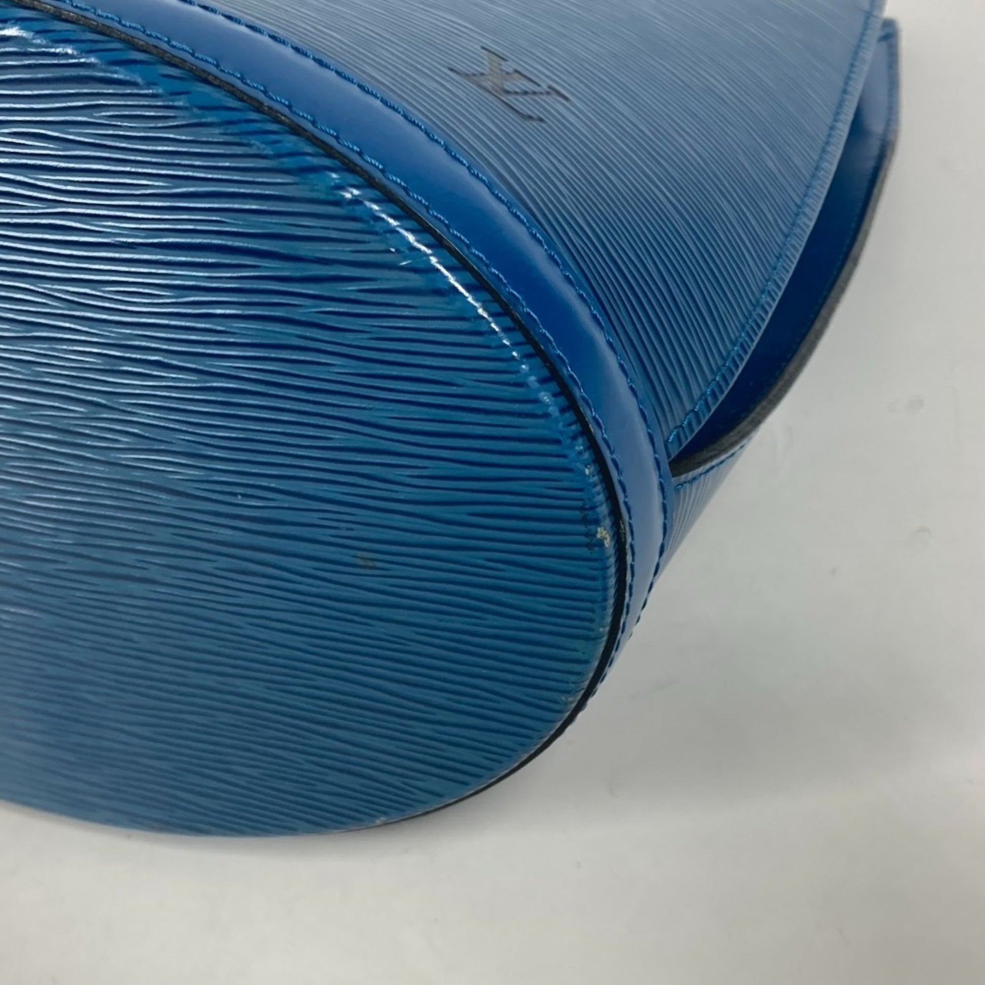 Louis Vuitton Cluny, Blue, Leather, shoulder