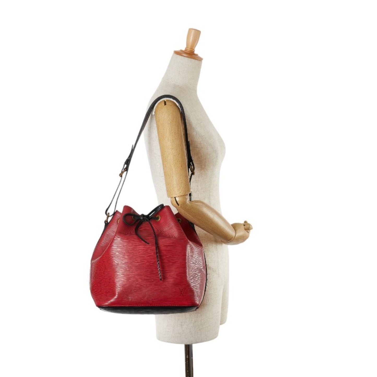 Louis Vuitton Noé, Red, Leather, shoulder