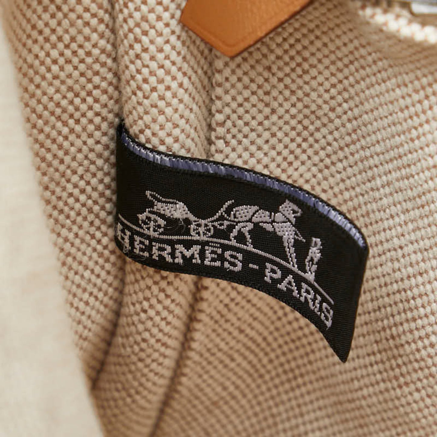 Hermès Fourre tout, Beige, Canvas, shoulder