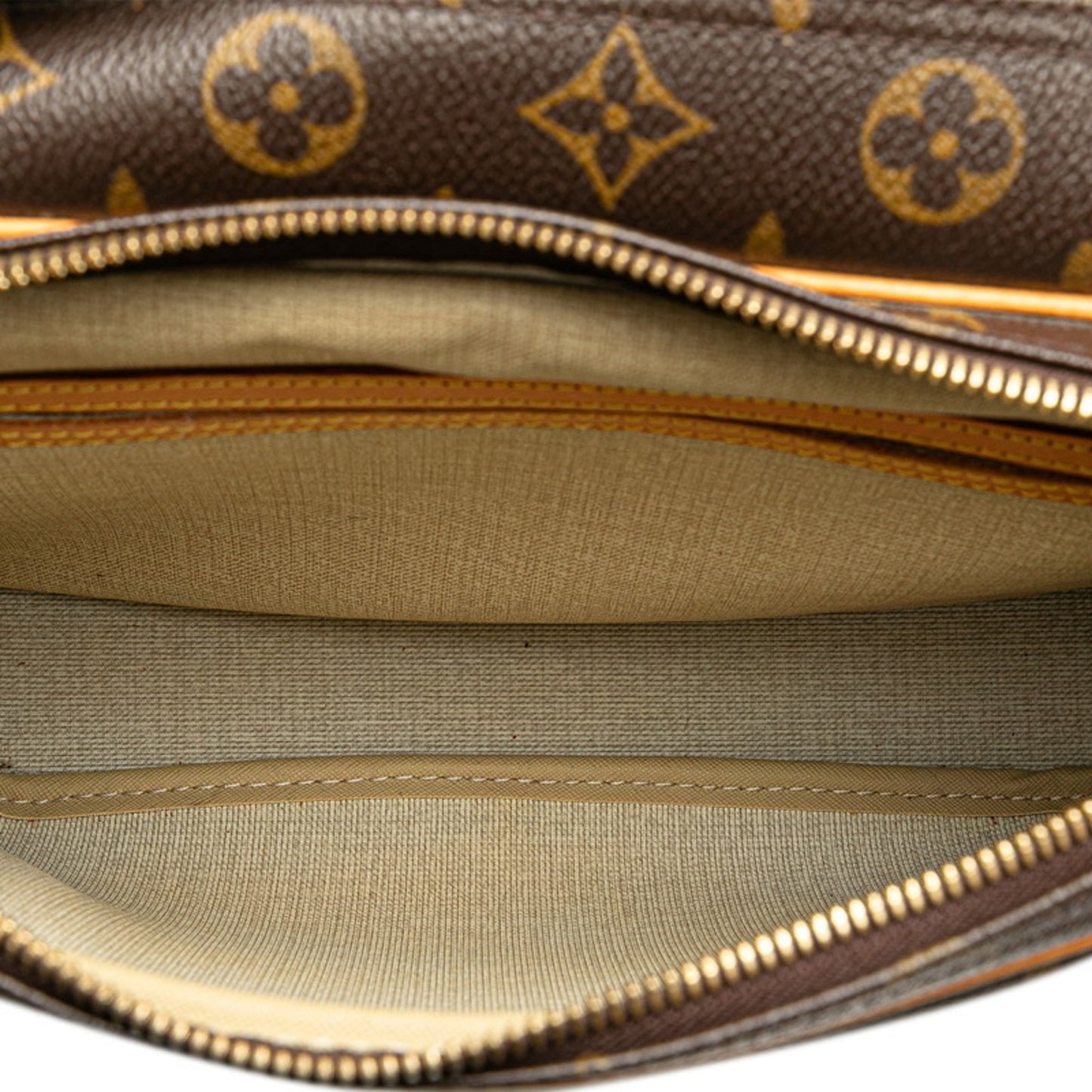 Louis Vuitton Reporter pm, Brown, Canvas, shoulder