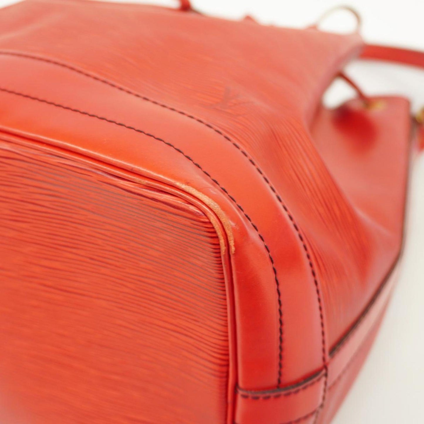 Louis Vuitton Noé, Red, Leather, shoulder