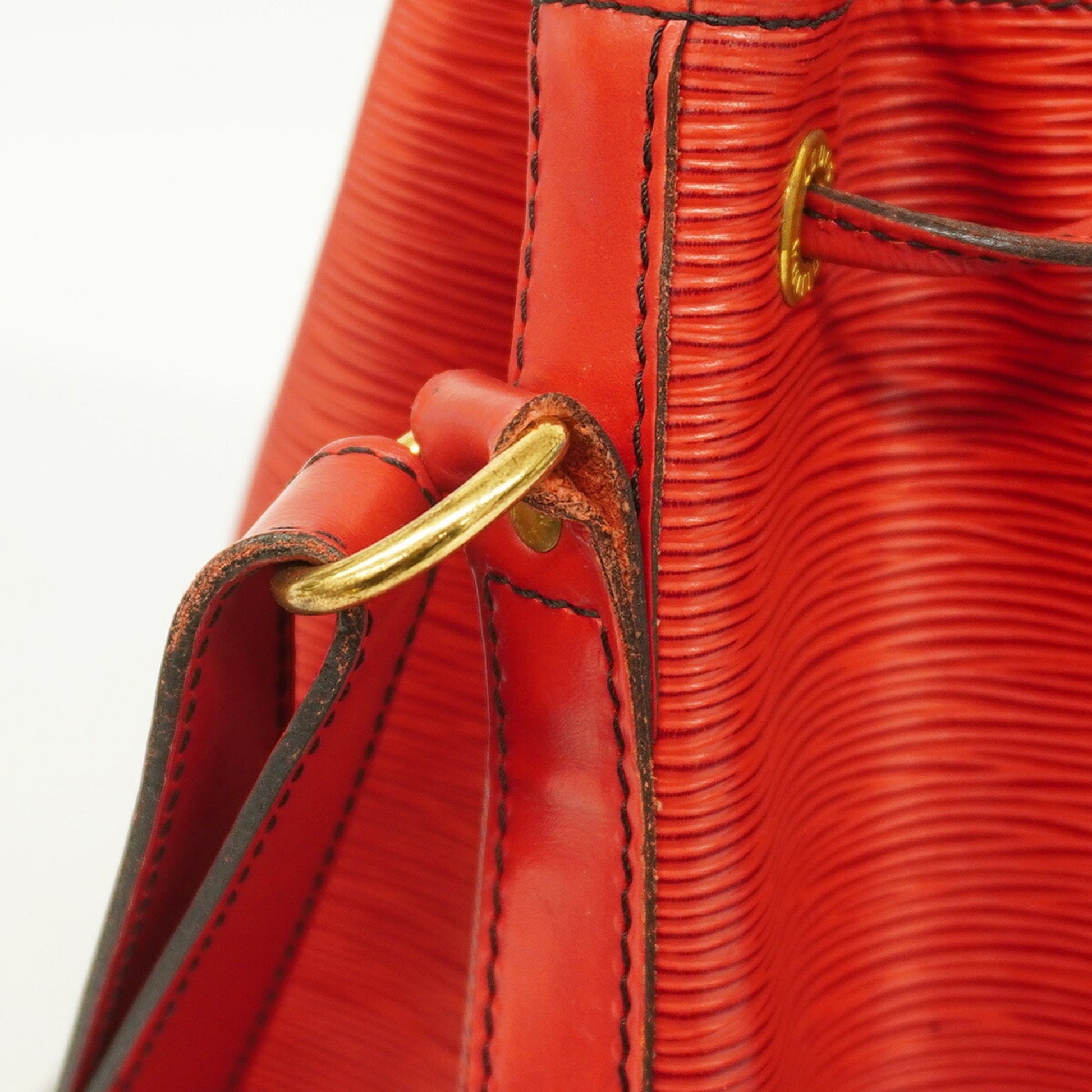 Louis Vuitton Noé, Red, Leather, shoulder