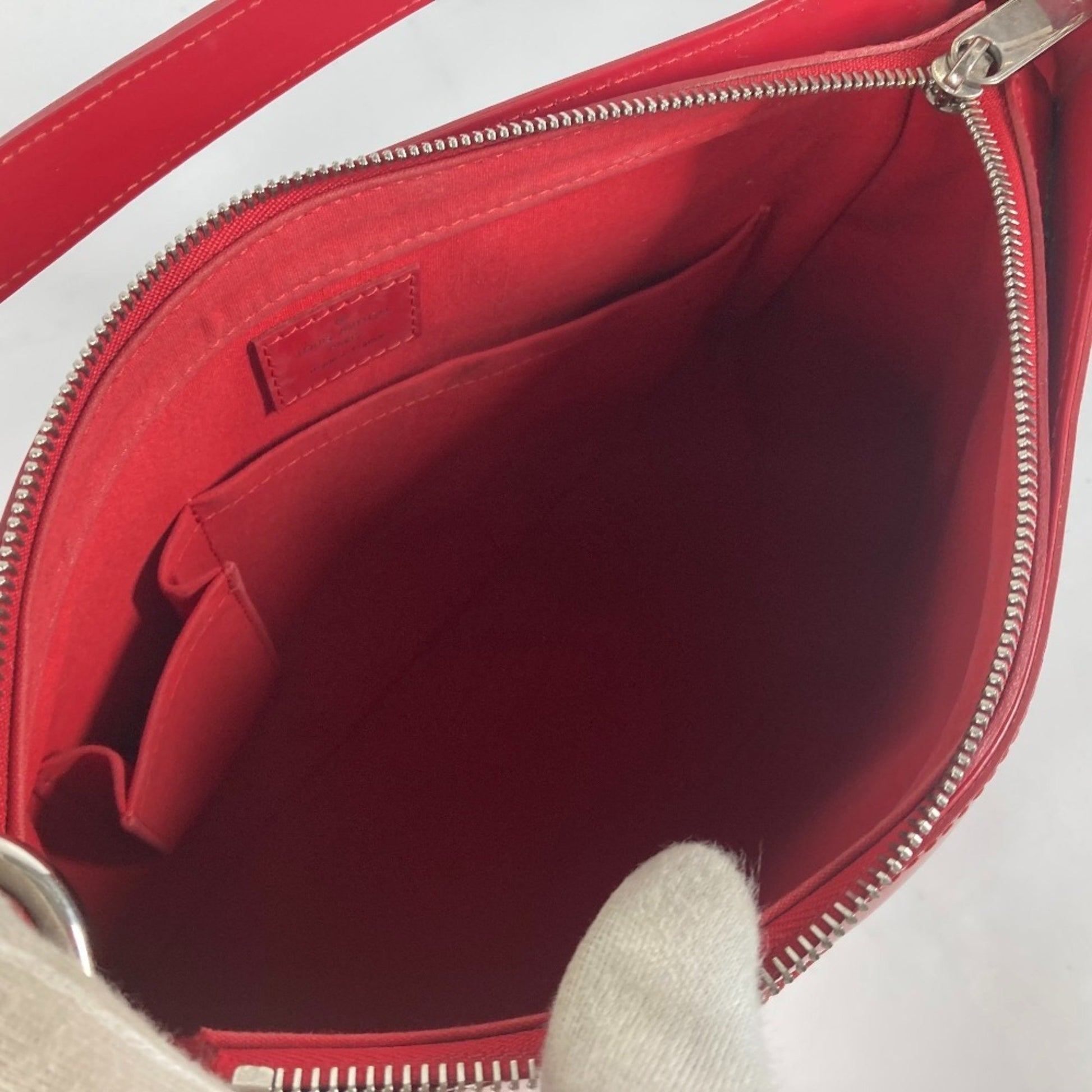 Louis Vuitton Turenne, Red, Leather, shoulder