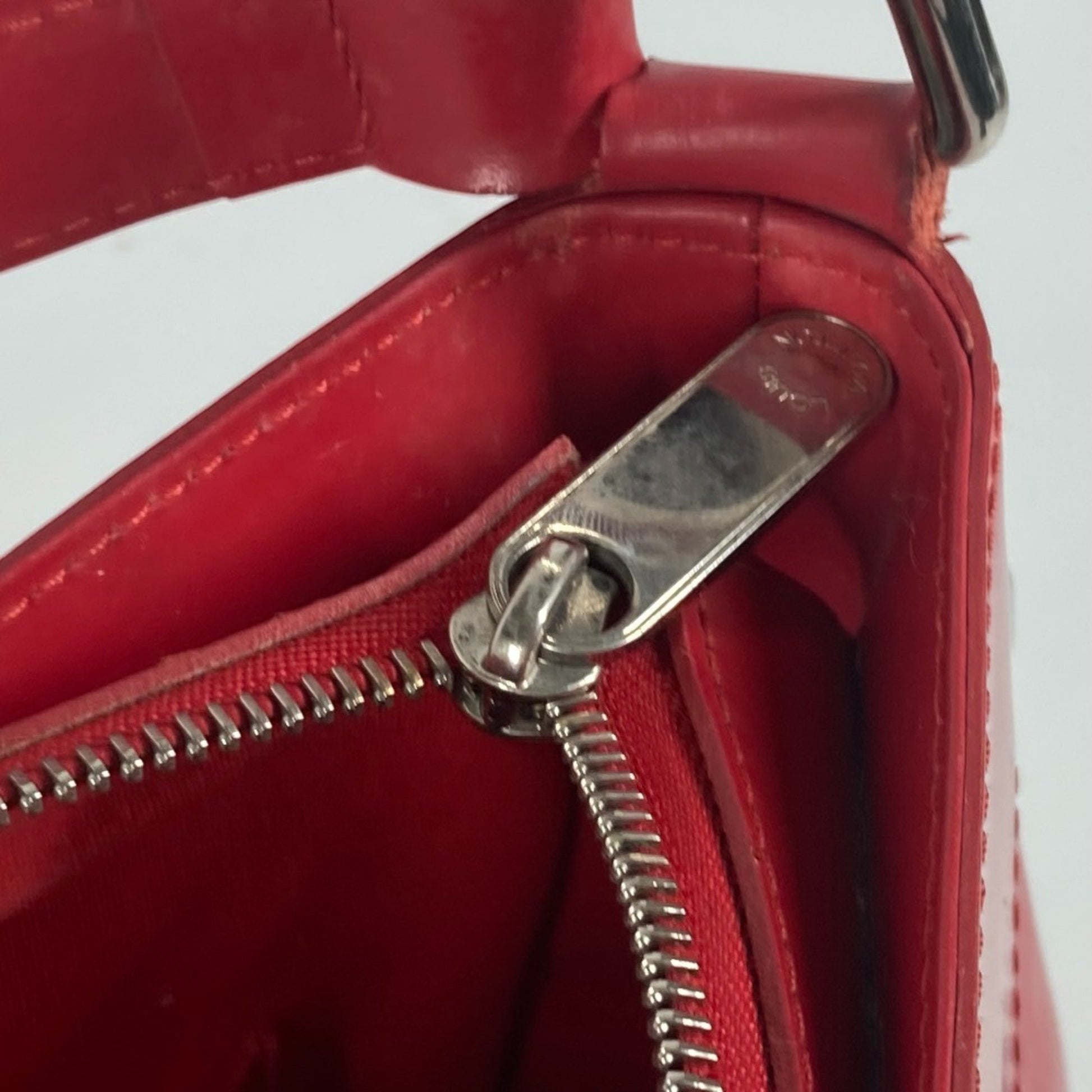 Louis Vuitton Turenne, Red, Leather, shoulder