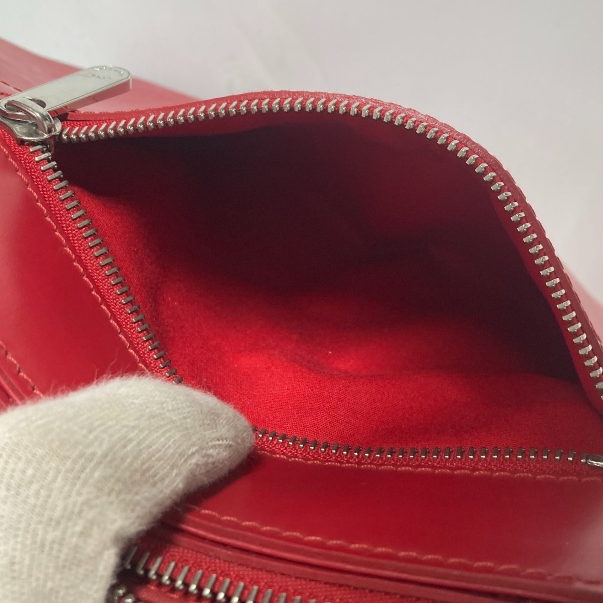 Louis Vuitton Turenne, Red, Leather, shoulder