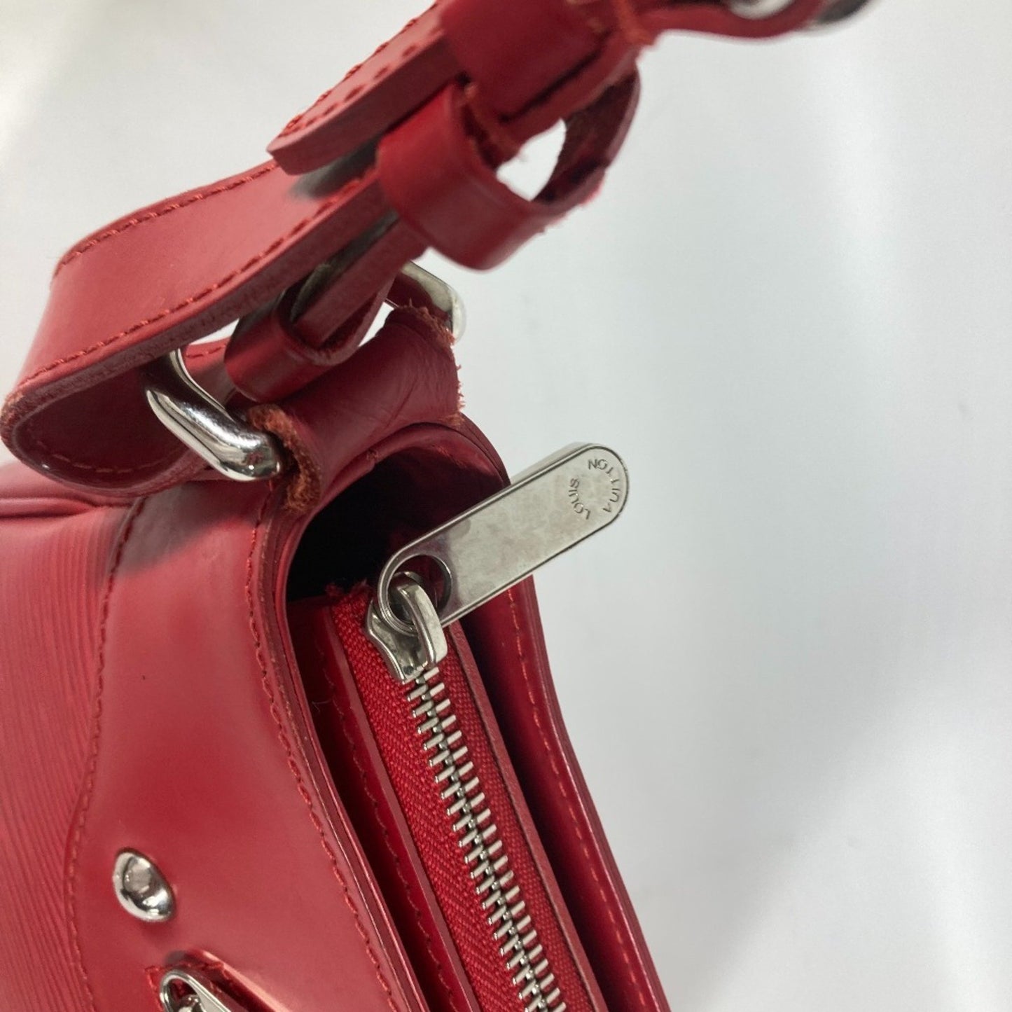 Louis Vuitton Turenne, Red, Leather, shoulder