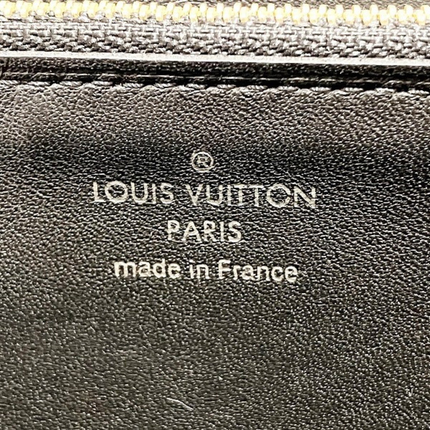 Louis Vuitton Capucines, Black, Leather, wallet