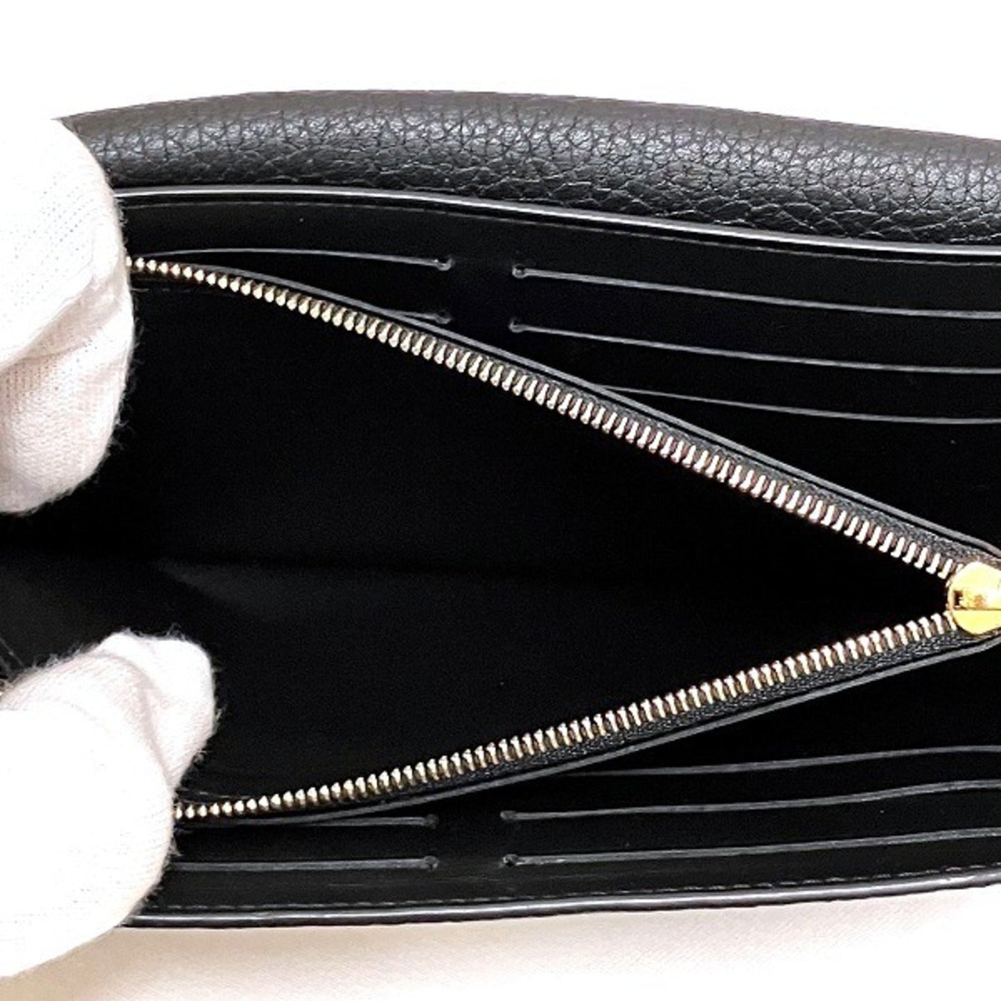 Louis Vuitton Capucines, Black, Leather, wallet