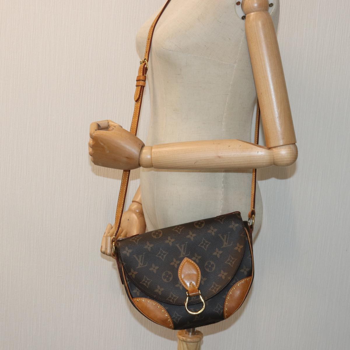 Louis Vuitton Saint Cloud, Brown, Canvas, shoulder