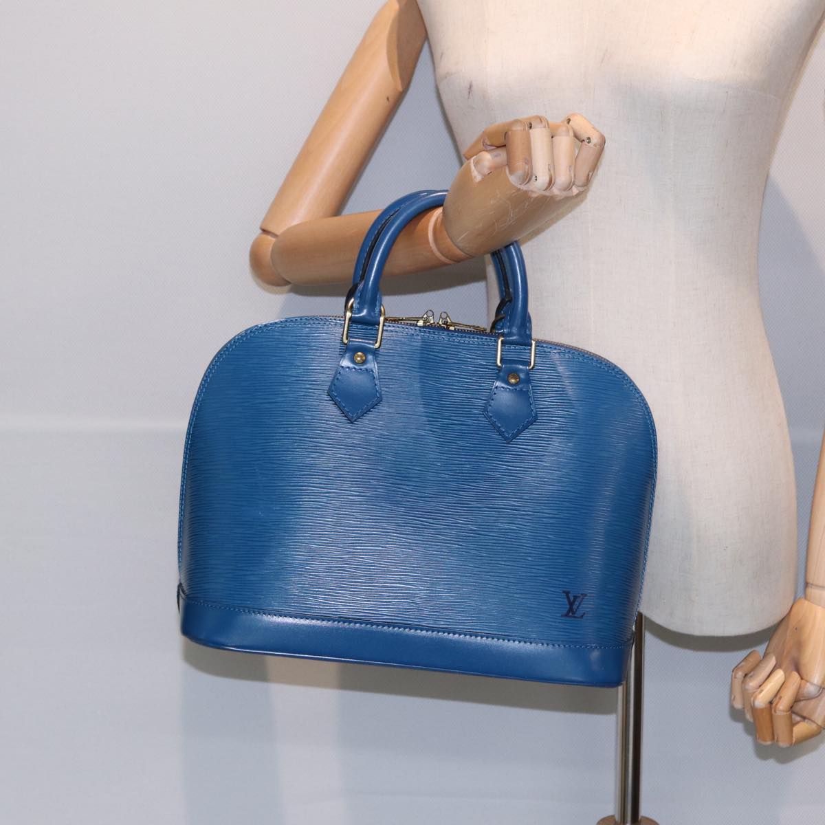 Louis Vuitton Alma, Blue, Leather, handbag