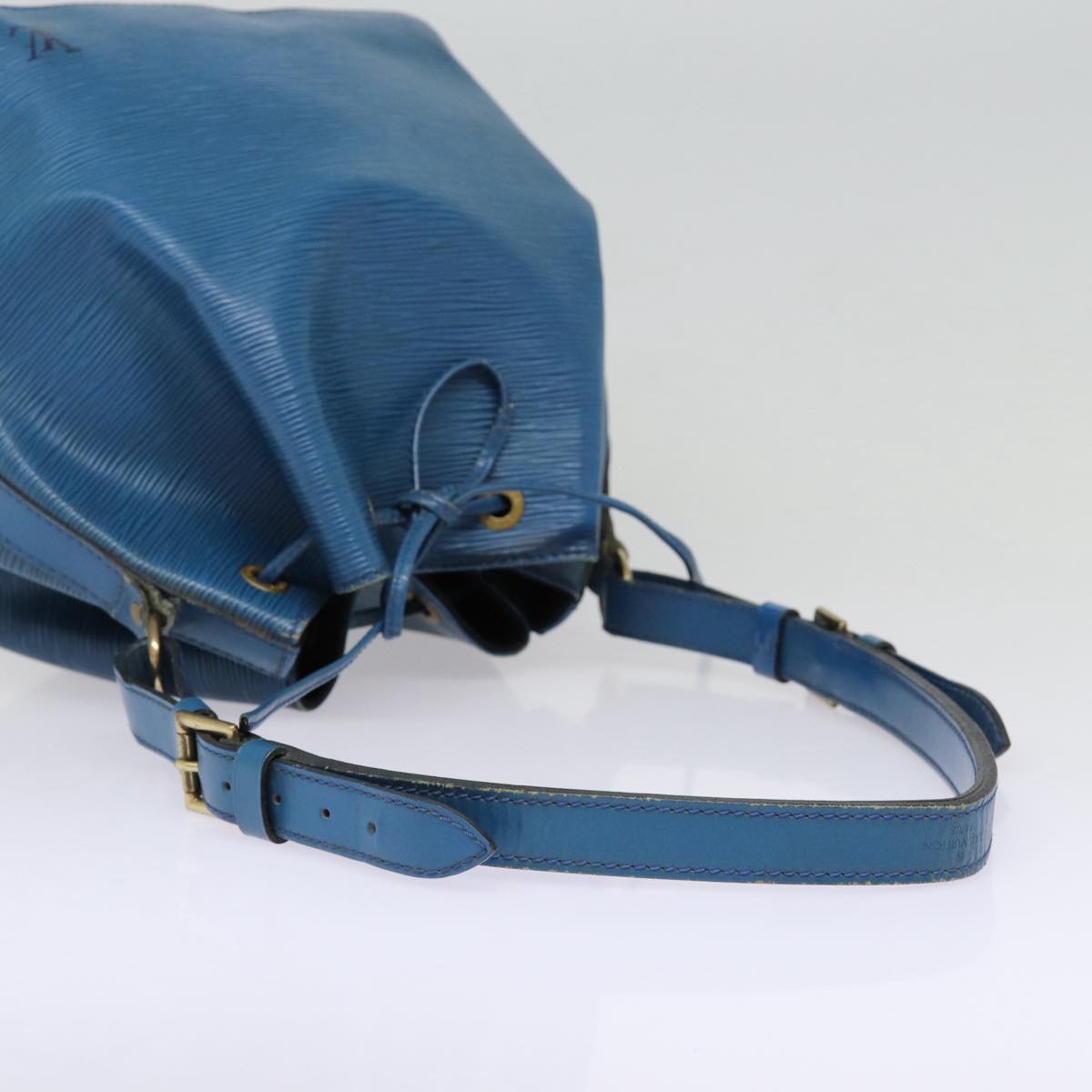 Louis Vuitton Noé, Blue, Leather, shoulder