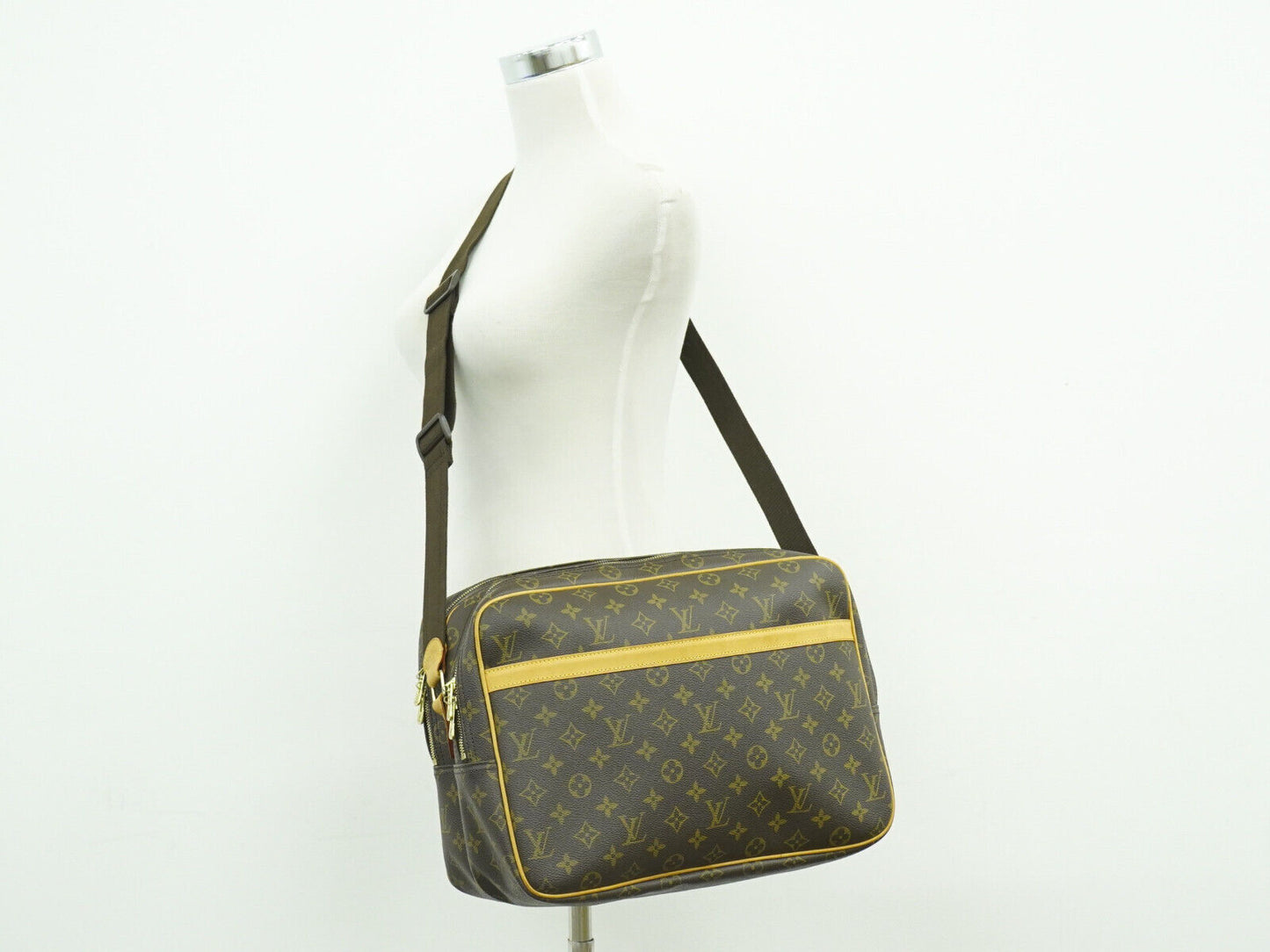 Louis Vuitton Reporter, Brown, Canvas, shoulder