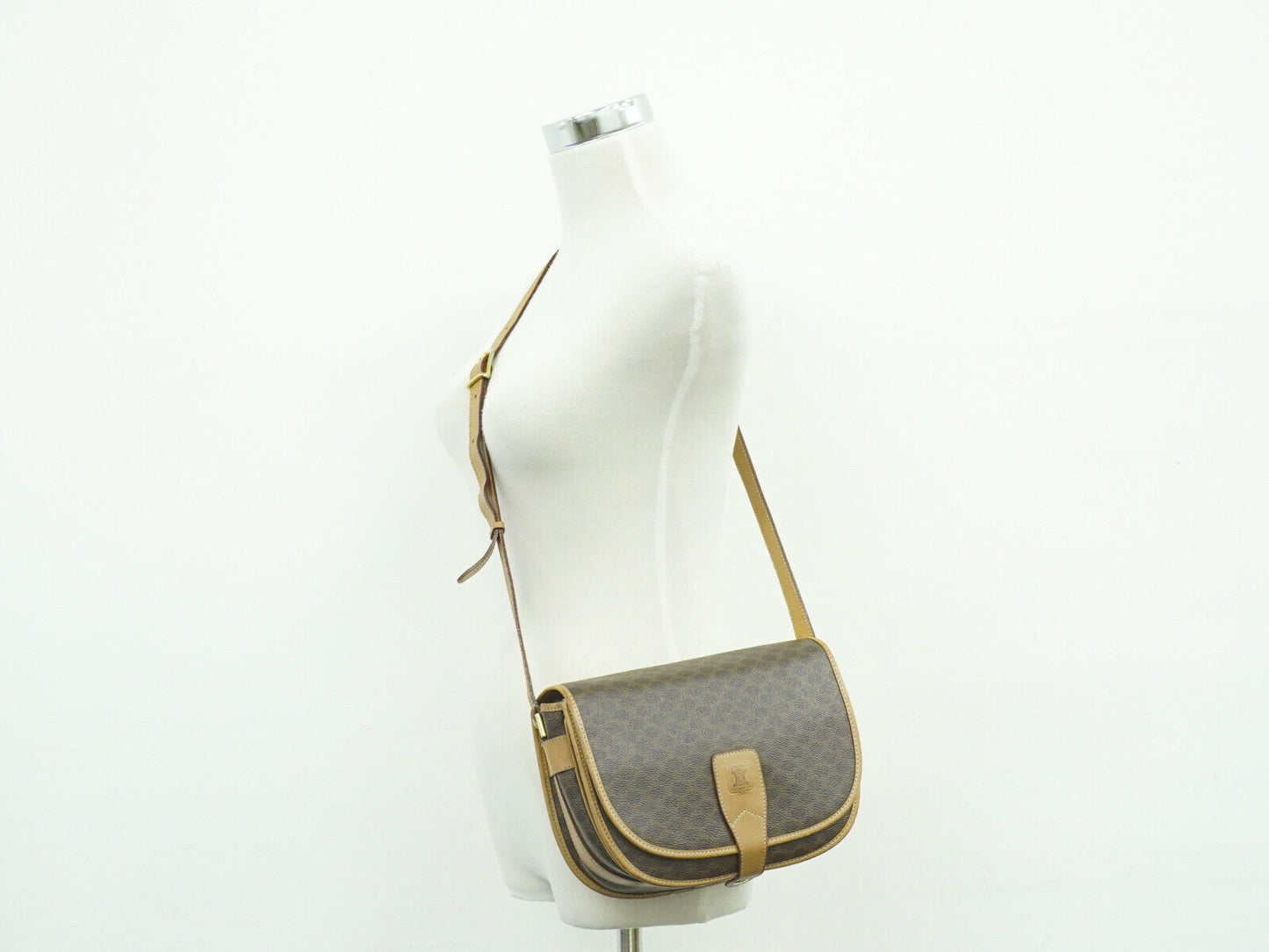 Céline Macadam, Brown, Canvas, shoulder